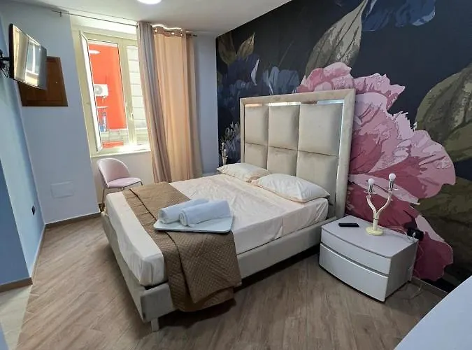 In PiazzettaHotel Napoli